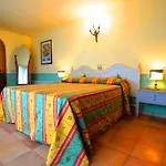 Relais La Canfora Konukevi 4*