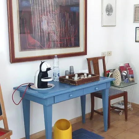 Relais La Canfora بيت ضيافة