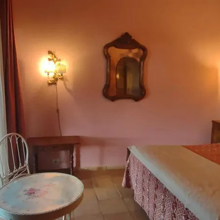 Relais La Canfora Pensionat 4*