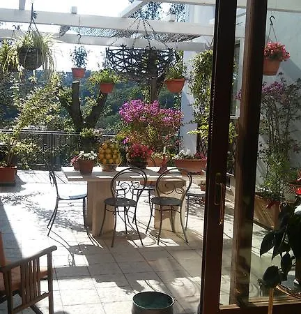 Relais La Canfora Gæstehus